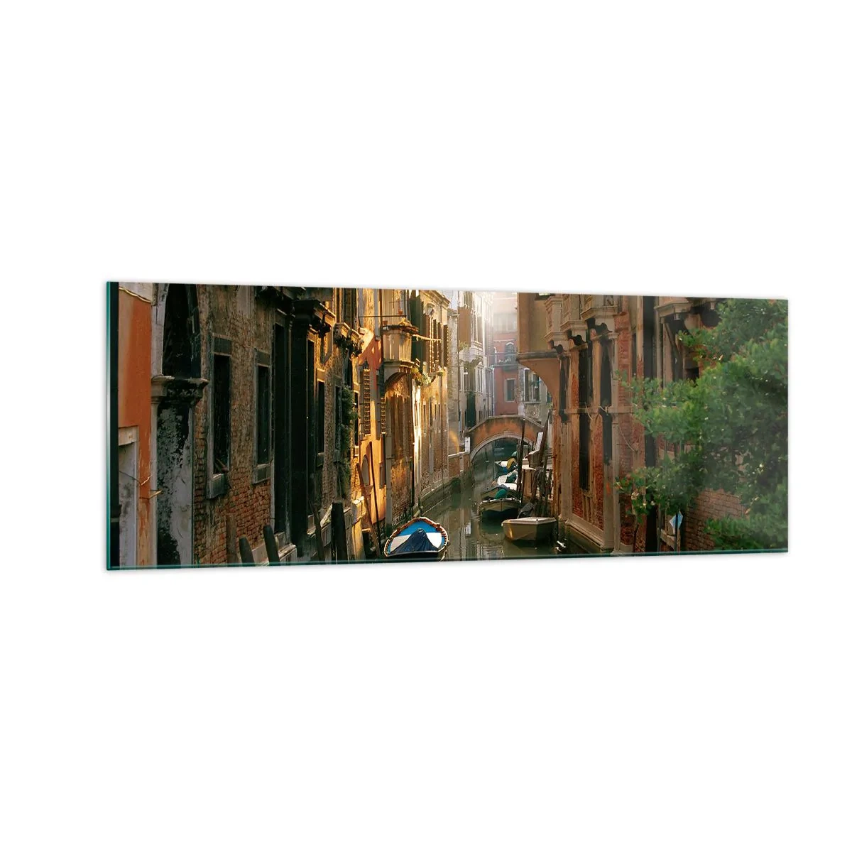 Quadro su vetro - Un pittoresco canale a Venezia con barche e un ponte - 140x50cm - Un angolo di Venezia - Decorazione murale moderna per soggiorno e camera da letto ARTTOR