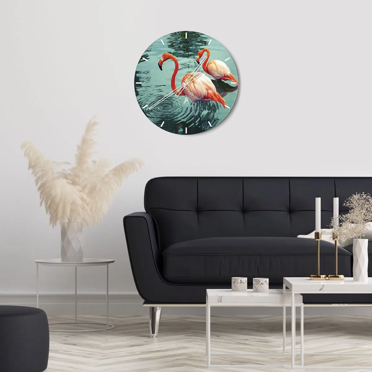 Orologio da parete - Orologio in Vetro - Due fenicotteri sull'acqua con il loro riflesso nella superficie calma - 30x30cm - Adesso siamo di moda - Decorazione murale moderna per soggiorno, cucina e camera da letto ARTTOR