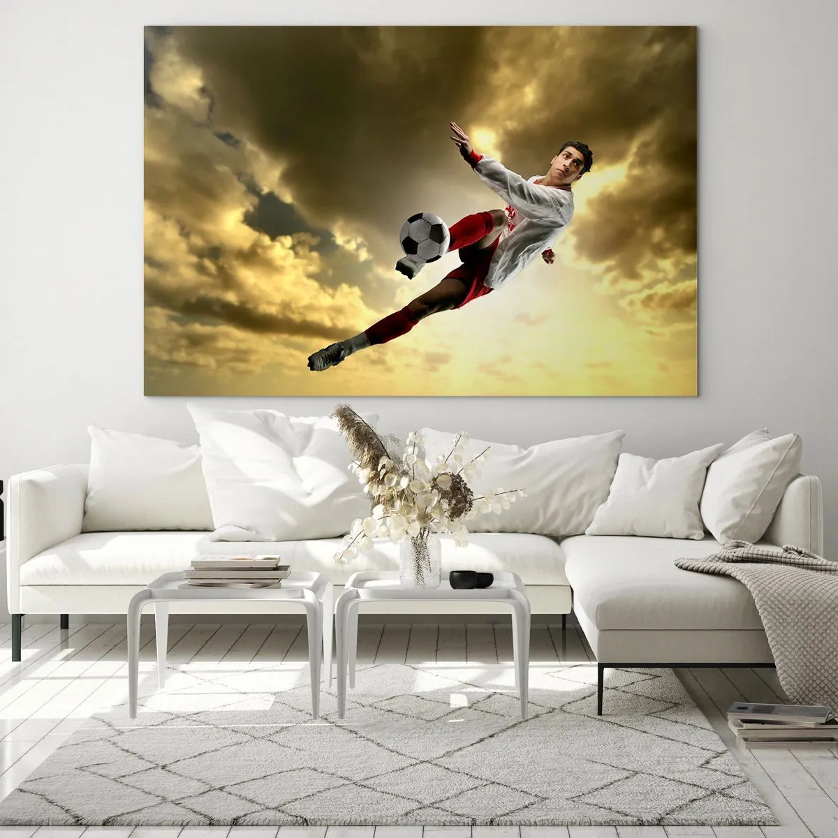 Quadro su vetro - Un giocatore di football in azione contro un cielo dorato - 70x50cm - Il cielo del calcio - Decorazione murale moderna per soggiorno e camera da letto ARTTOR