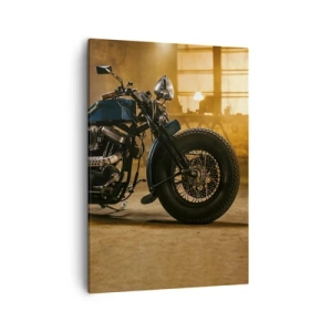 Quadro su tela - Stampe su Tela - Una motocicletta elegante in un interno industriale con luci calde - 50x70cm - Posso tutto - Decorazione murale moderna per soggiorno e camera da letto ARTTOR