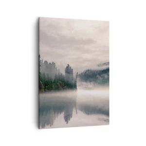 Quadro su tela - Stampe su Tela - Una foresta nebbiosa riflessa in un lago calmo - 50x70cm - Riflettendo nella nebbia - Decorazione murale moderna per soggiorno e camera da letto ARTTOR