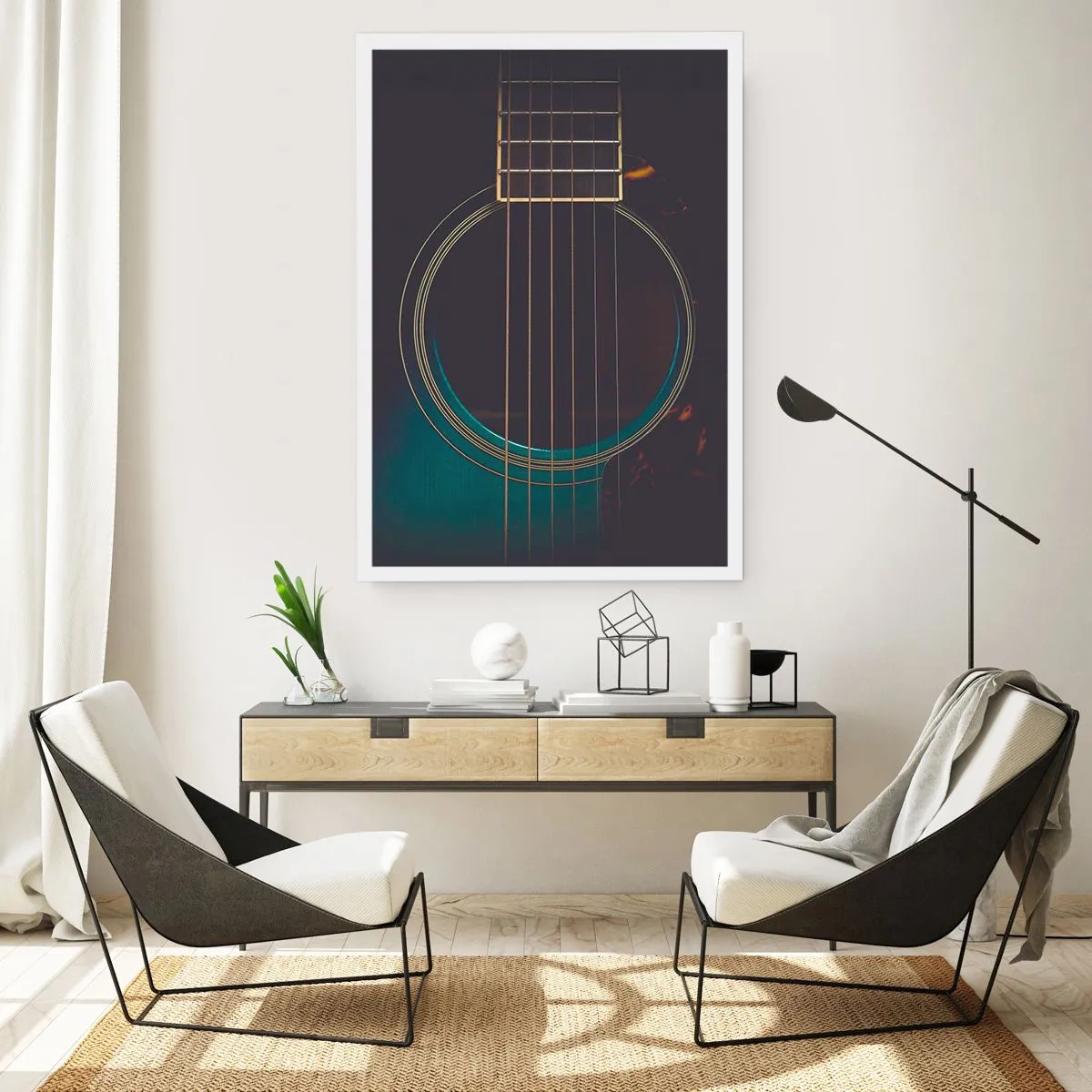 Poster - Un primo piano artistico della tavola armonica di una chitarra acustica. - 50x70cm - L'attimo prima del suono - Decorazione murale moderna per soggiorno e camera da letto ARTTOR