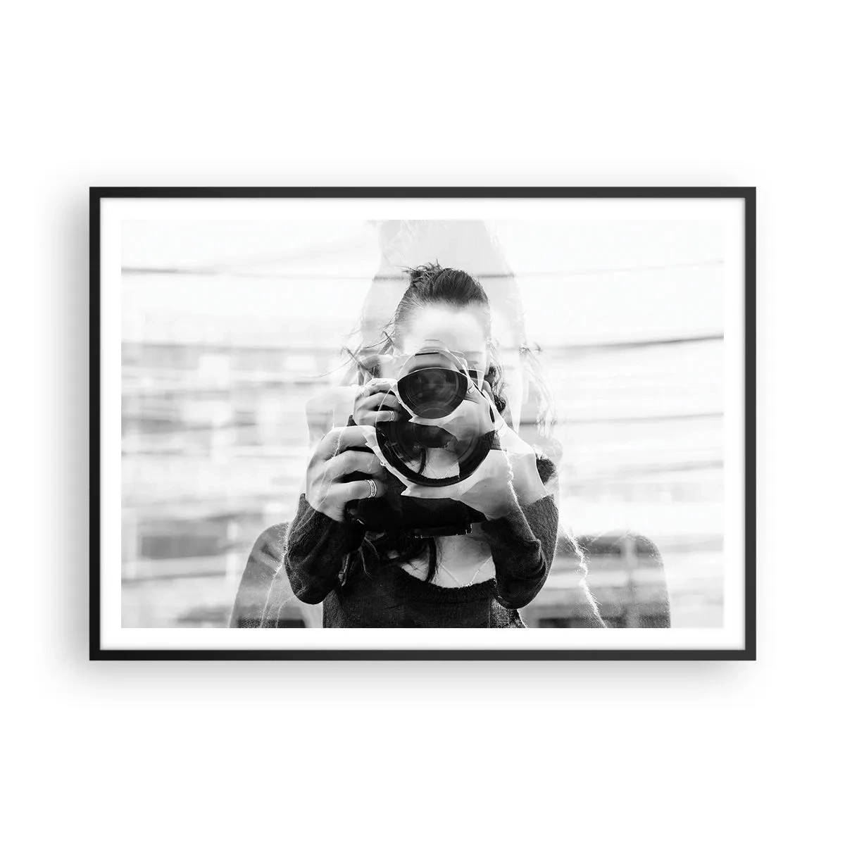 Poster in cornice nera - Ritratto in bianco e nero con doppia esposizione di un fotografo - 100x70cm - Il creatore e il materiale - Decorazione murale moderna per soggiorno e camera da letto ARTTOR