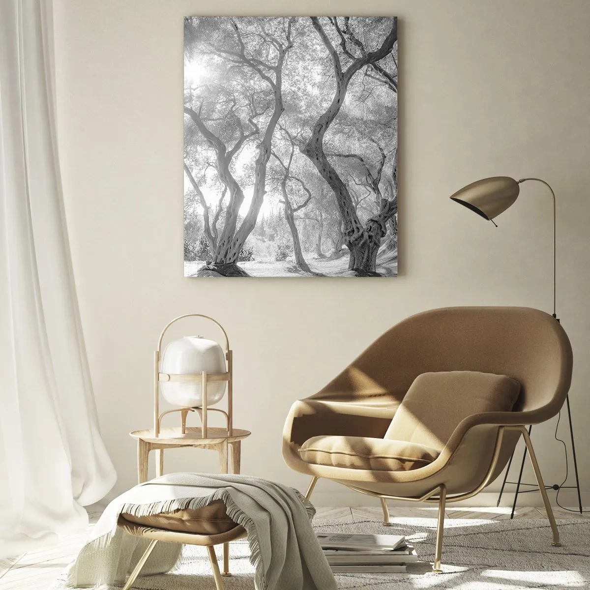 Quadro su vetro - Vista in bianco e nero degli alberi in un uliveto con raggi di sole - 80x120cm - Nell'orto degli ulivi - Decorazione murale moderna per soggiorno e camera da letto ARTTOR
