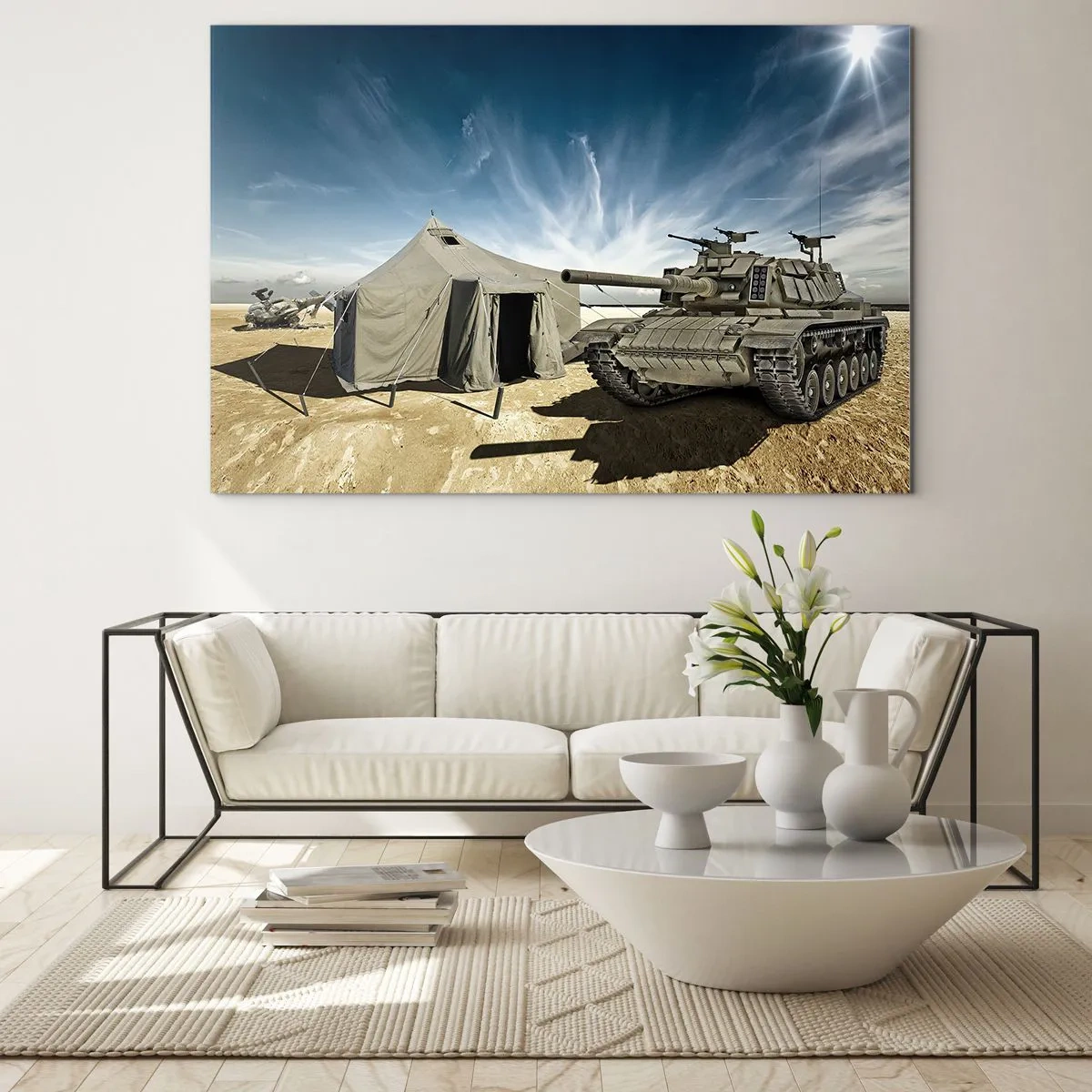 Quadro su vetro - Un carro armato e una tenda sullo sfondo del deserto sotto un cielo azzurro - 70x50cm - Sogno militare - Decorazione murale moderna per soggiorno e camera da letto ARTTOR