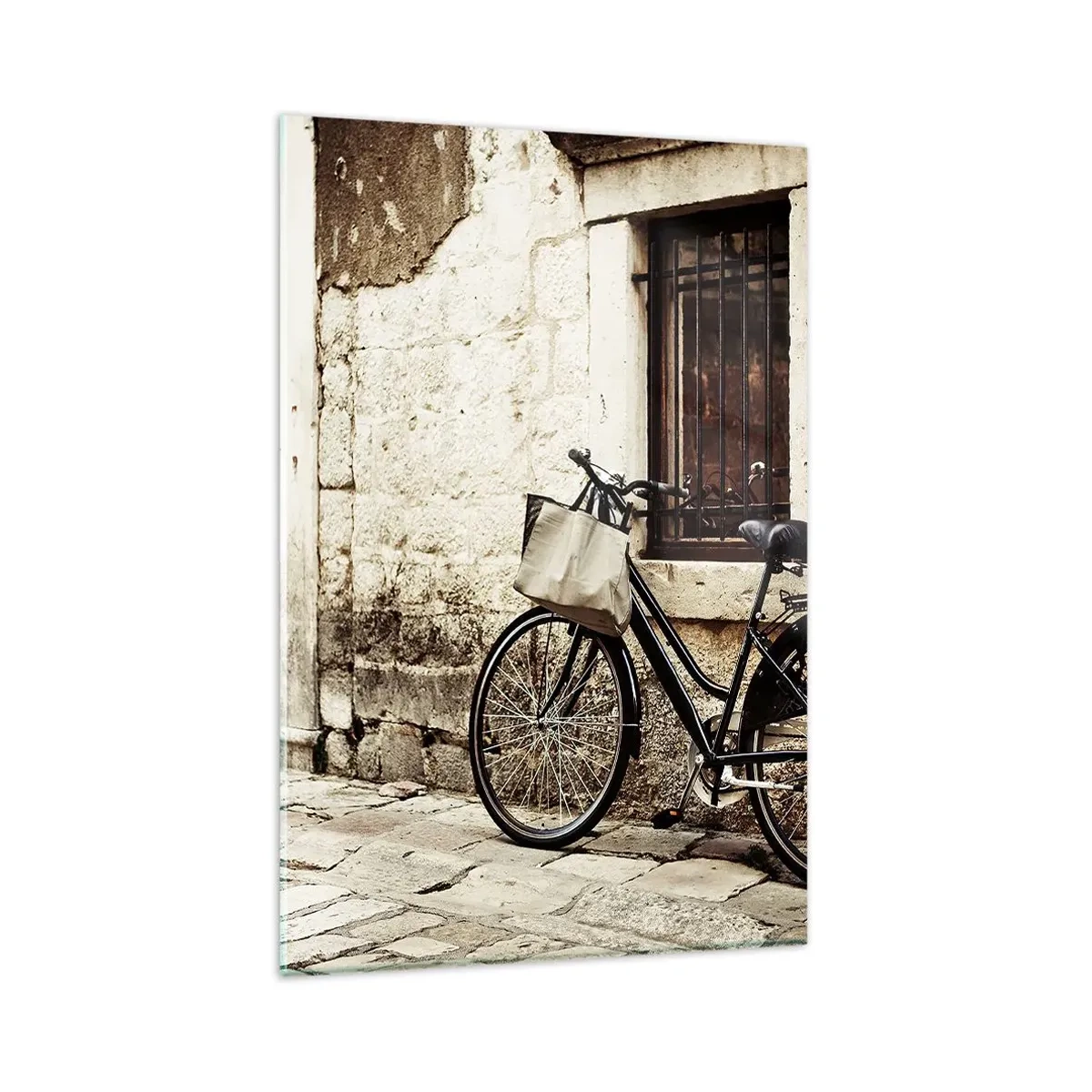 Quadro su vetro - Una bicicletta contro un muro di pietra con una finestra e una porta in stile retrò - 80x120cm - Ritorno al passato - Decorazione murale moderna per soggiorno e camera da letto ARTTOR