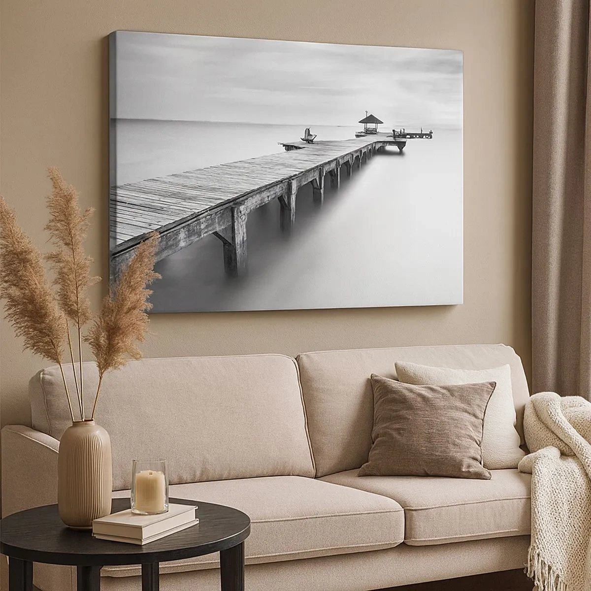 Quadro su tela - Stampe su Tela - Una vista in bianco e nero di un molo di legno su acque calme. - 70x50cm - Sempre più lontano. - Decorazione murale moderna per soggiorno e camera da letto ARTTOR