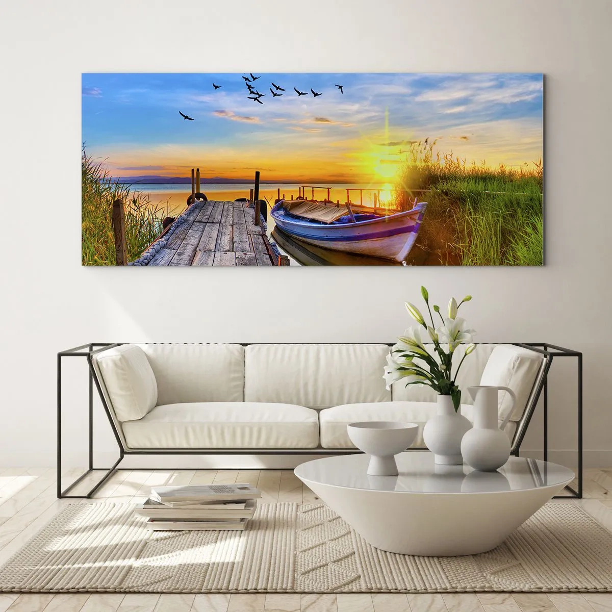 Quadro su vetro - Una barca su un molo di legno al tramonto - 160x50cm - A domani - Decorazione murale moderna per soggiorno e camera da letto ARTTOR