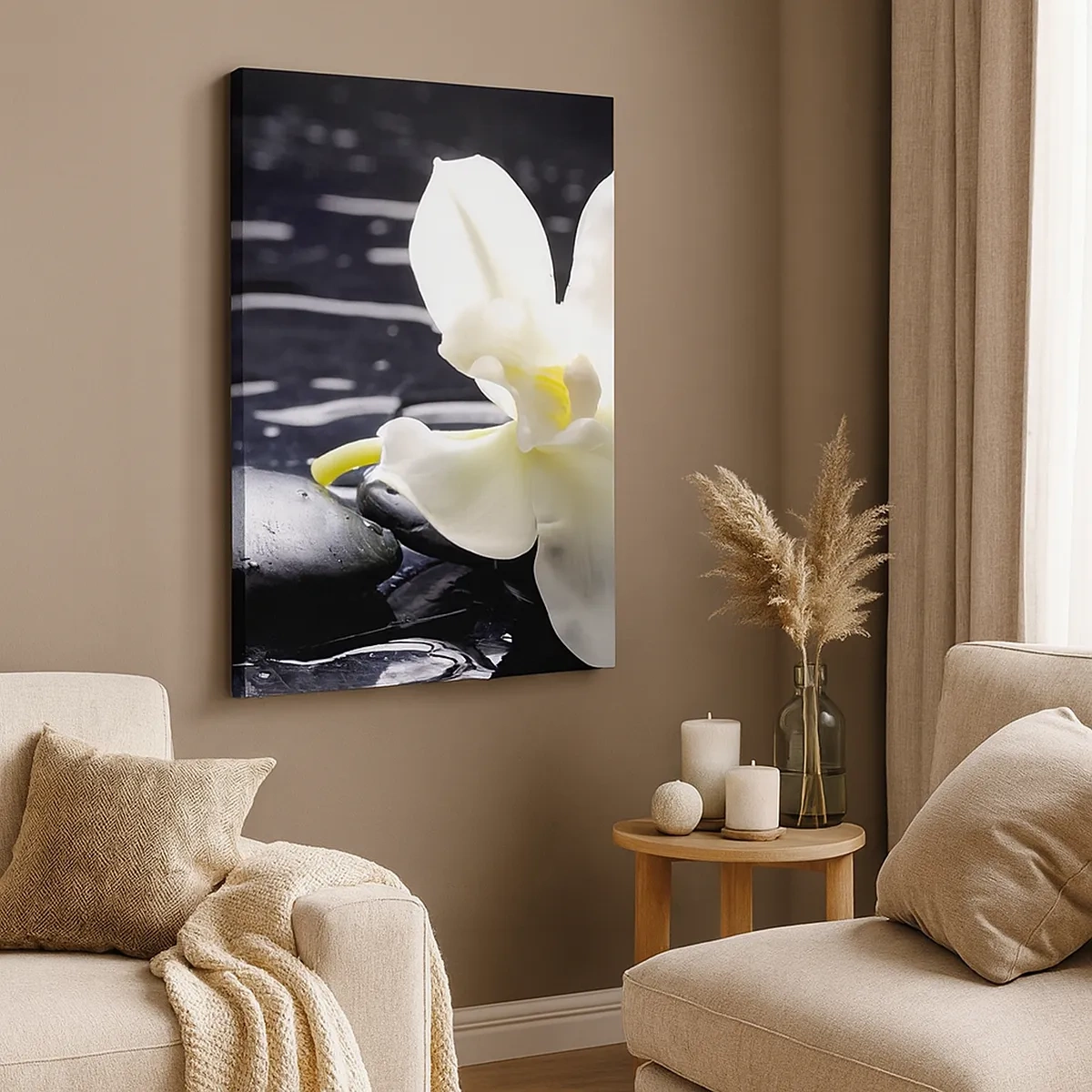 Quadro su tela - Stampe su Tela - Un'orchidea bianca su uno sfondo di pietre nere e acqua. - 50x70cm - Studio in bianco e nero - Decorazione murale moderna per soggiorno e camera da letto ARTTOR