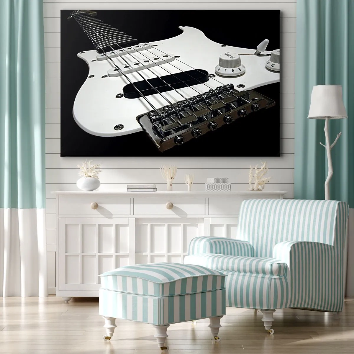 Quadro su tela - Stampe su Tela - Primo piano di una chitarra elettrica bianca su sfondo nero. - 70x50cm - Il suono nascosto nel bianco - Decorazione murale moderna per soggiorno e camera da letto ARTTOR