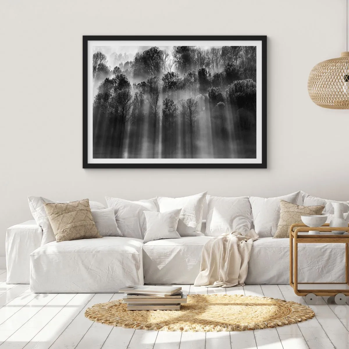 Poster in cornice nera - Foresta in bianco e nero alla luce del mattino - 100x70cm - Nei getti di luce - Decorazione murale moderna per soggiorno e camera da letto ARTTOR