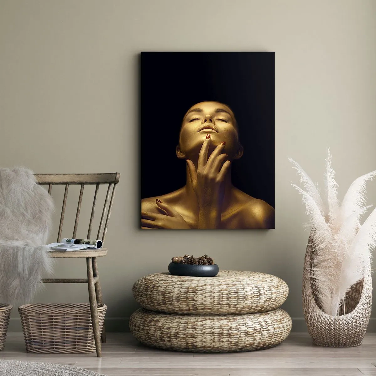 Quadro su tela - Stampe su Tela - Ritratto di una donna in un bagliore dorato su sfondo nero - 70x100cm - Come seta d'oro - Decorazione murale moderna per soggiorno e camera da letto ARTTOR