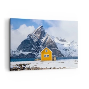 Quadro su tela - Stampe su Tela - Una casa gialla sullo sfondo delle montagne innevate e del mare - 100x70cm - Vacanze scandinave - Decorazione murale moderna per soggiorno e camera da letto ARTTOR