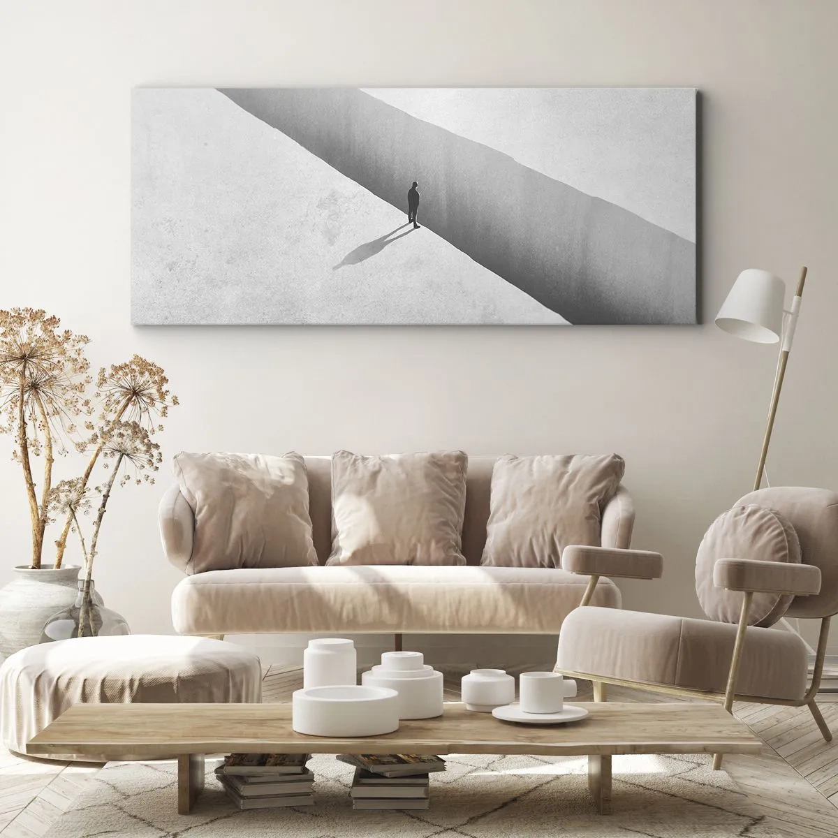 Quadro su tela - Stampe su Tela - Una figura solitaria è in piedi su un profondo abisso in un ambiente monocromatico. - 160x50cm - Un obiettivo chiaro - Decorazione murale moderna per soggiorno e camera da letto ARTTOR