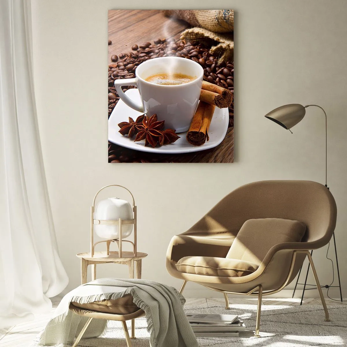 Quadro su vetro - Una tazza di caffè con cannella e chicchi di caffè su un tavolo di legno - 50x70cm - Sapore e profumo speziato - Decorazione murale moderna per soggiorno e camera da letto ARTTOR