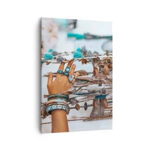 Quadro su tela - Stampe su Tela - Una mano adornata con gioielli boho con decorazioni sullo sfondo - 70x100cm - Tesori locali - Decorazione murale moderna per soggiorno e camera da letto ARTTOR