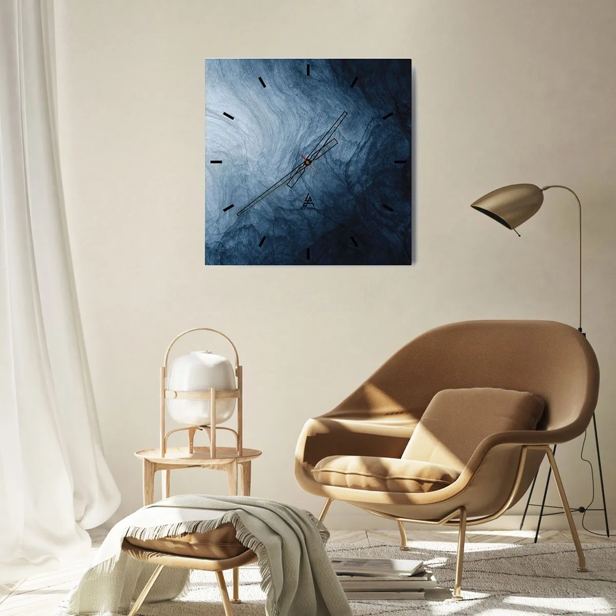 Orologio da parete - Orologio in Vetro - Una composizione astratta nei toni del blu e del blu navy. - 30x30cm - Arrivando in profondità - Decorazione murale moderna per soggiorno e camera da letto ARTTOR