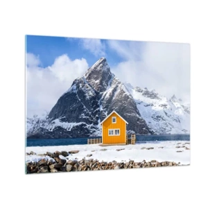Quadro su vetro - Un cottage giallo su un fiordo con montagne innevate sullo sfondo - 70x50cm - Vacanze scandinave - Decorazione murale moderna per soggiorno e camera da letto ARTTOR