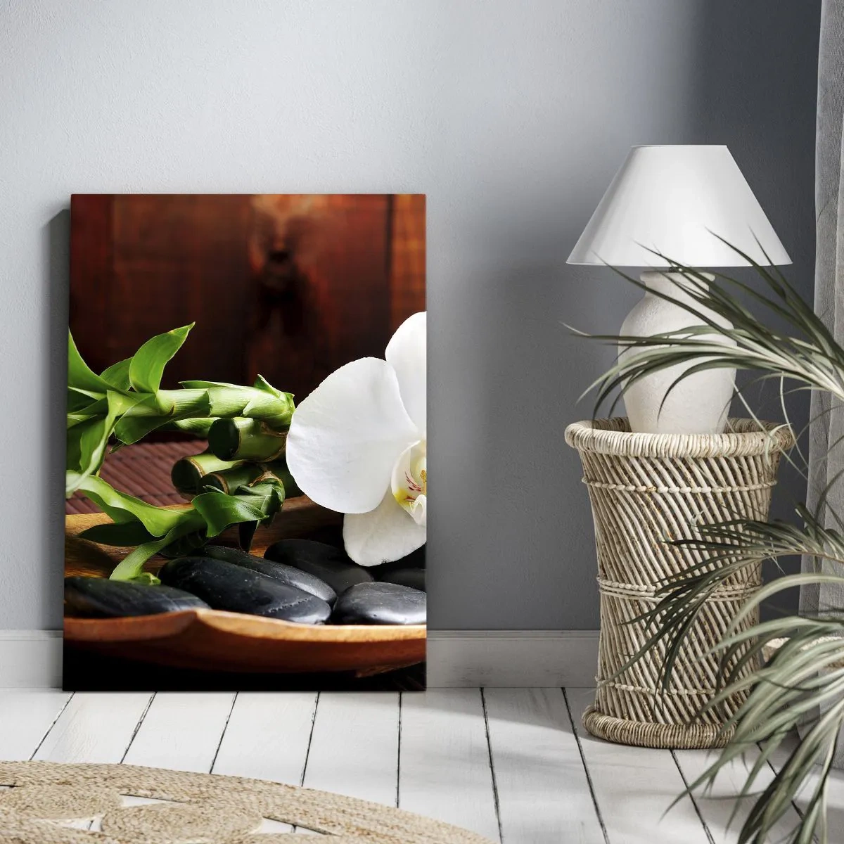 Quadro su tela - Stampe su Tela - Orchidea bianca con bambù su sfondo di pietra in stile Zen - 80x120cm - Lasciati toccare dalla natura - Decorazione murale moderna per soggiorno e camera da letto ARTTOR