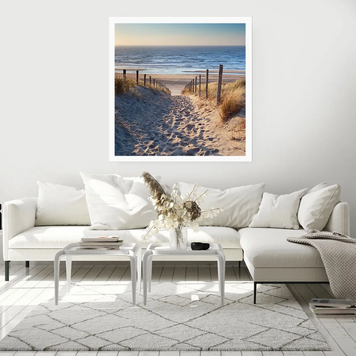 Poster - Rumore del mare, uccelli che cantano, spiaggia selvatica tra i cespugli... - 60x60 cm