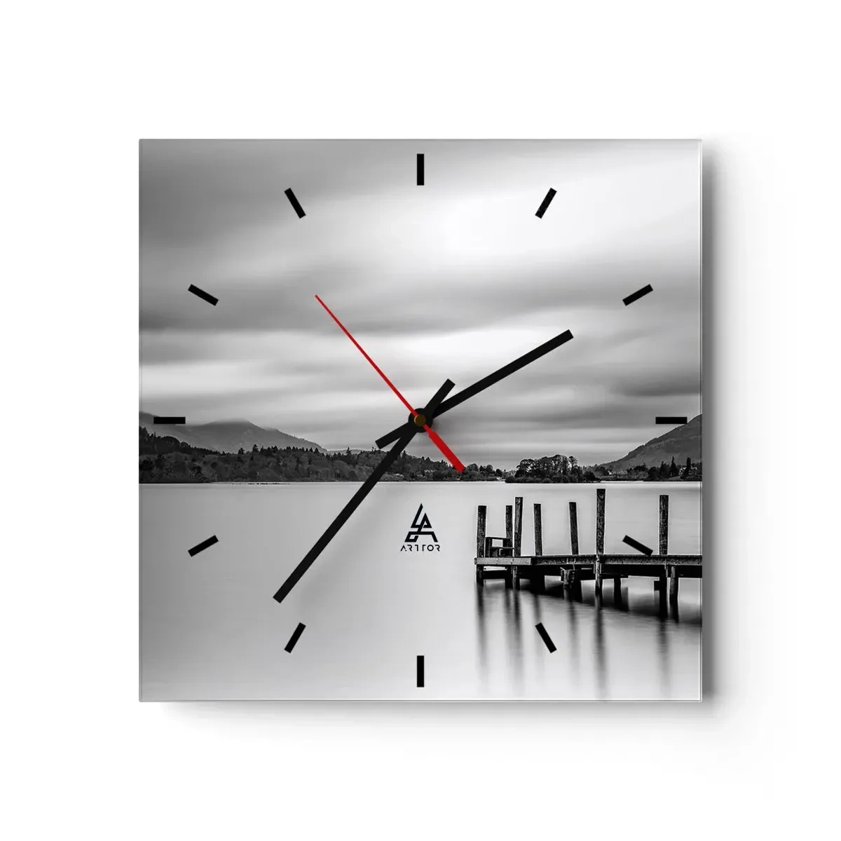 Orologio da parete - Orologio in Vetro - Paesaggio in bianco e nero con un molo su un lago - 30x30cm - Mitezza e forza - Decorazione murale moderna per soggiorno e camera da letto ARTTOR