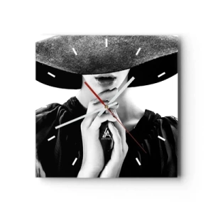 Orologio da parete - Orologio in Vetro - Donna elegante con un grande cappello nei toni del bianco e del nero - 30x30cm - Bellezza celata - Decorazione murale moderna per soggiorno e camera da letto ARTTOR