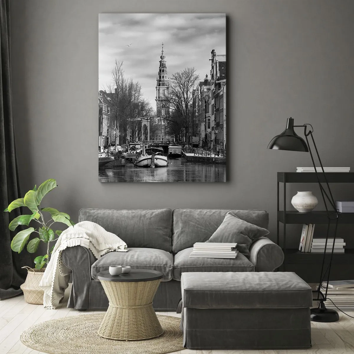 Quadro su tela - Stampe su Tela - Panorama in bianco e nero di Amsterdam con canale ed edifici storici - 70x100cm - Atmosfera di Amsterdam - Decorazione murale moderna per soggiorno e camera da letto ARTTOR