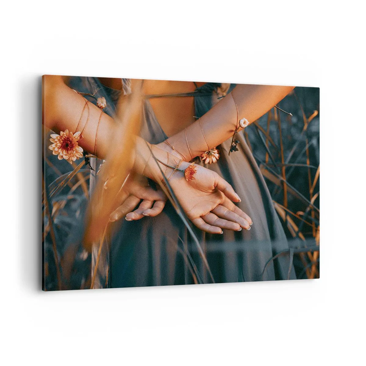 Quadro su tela - Stampe su Tela - Mani sensuali con fiori in un ambiente naturale - 100x70cm - Legata alla natura - Decorazione murale moderna per soggiorno e camera da letto ARTTOR