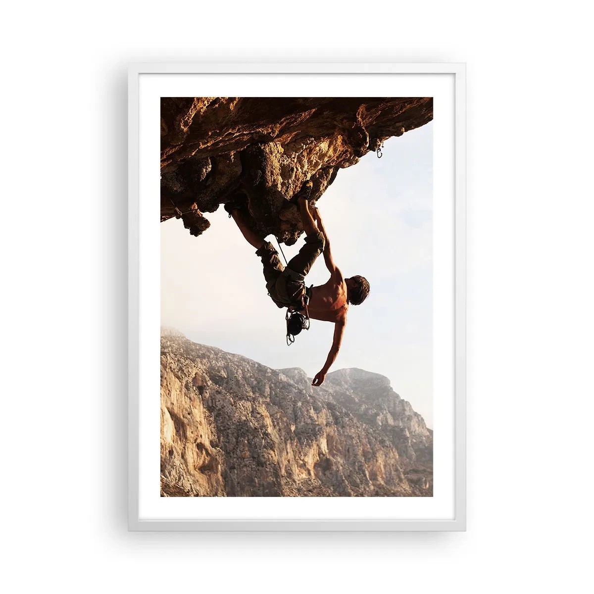 Poster in cornice bianca - Il mondo ristretto in una mano sul bordo del masso - 50x70 cm