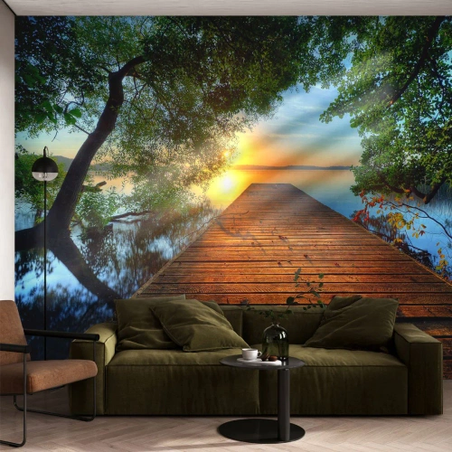 Fotomurali Premium Canvas - Non avere fretta, siediti - Paesaggio, Ponte di Legno, Lago - 200x140 cm