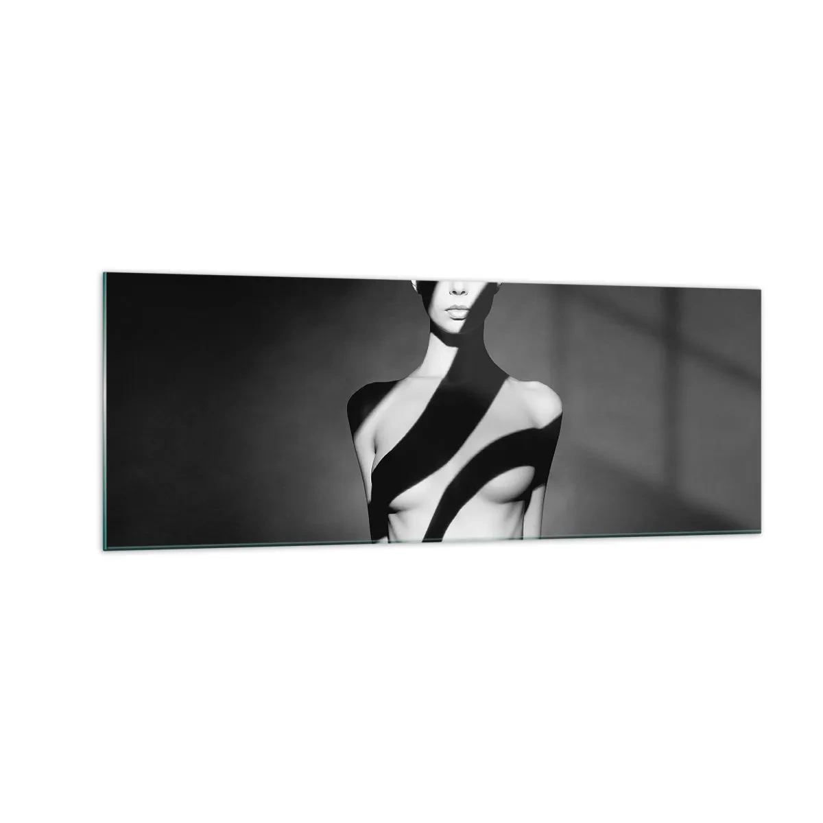 Quadro su vetro - Ritratto in bianco e nero di una donna in luce e ombra - 140x50cm - Luci e ombre - Decorazione murale moderna per soggiorno e camera da letto ARTTOR