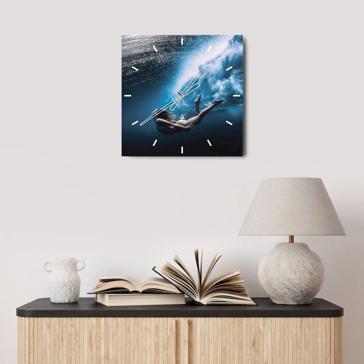Orologio da parete - Orologio in Vetro - Ripresa subacquea con una donna e bolle d'aria - 30x30cm - Moderna sirena - Decorazione murale moderna per soggiorno e camera da letto ARTTOR