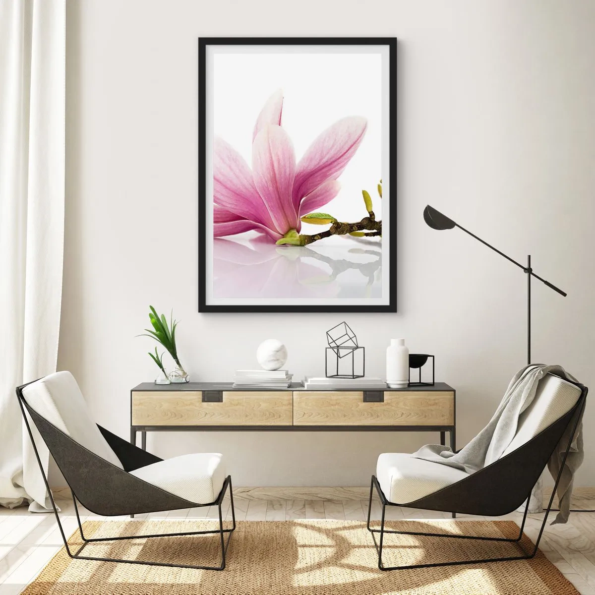 Poster in cornice nera - Fiore di magnolia rosa su un ramo con sfondo bianco - 50x70cm - Delicati come un soffio di primavera - Decorazione murale moderna per soggiorno e camera da letto ARTTOR