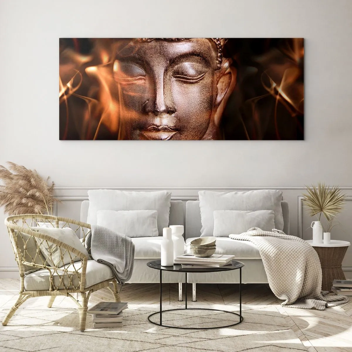 Quadro su vetro - Una statua del Buddha tra fiamme dai riflessi dorati - 120x50cm - Esiste solo qui e ora - Decorazione murale moderna per soggiorno e camera da letto ARTTOR