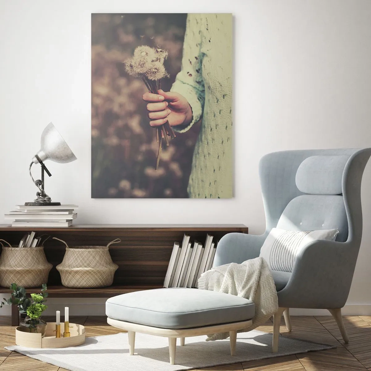 Quadro su vetro - Una mano che tiene dei denti di leone sullo sfondo sfocato di un campo pieno di fiori. - 80x120cm - Fermali per favore - Decorazione murale moderna per soggiorno e camera da letto ARTTOR