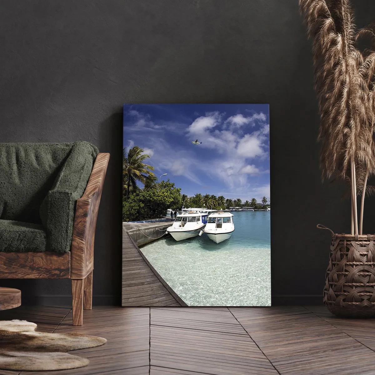 Quadro su tela - Stampe su Tela - Un molo su un mare turchese con barche e palme - 80x120cm - Il paradiso esiste davvero - Decorazione murale moderna per soggiorno e camera da letto ARTTOR