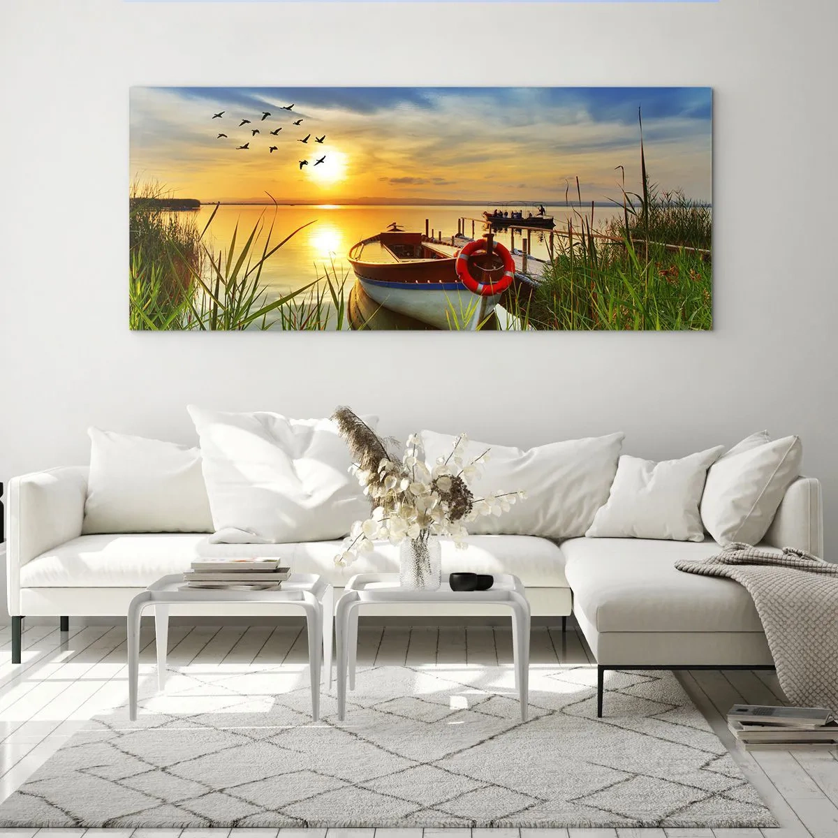 Quadro su vetro - Una barca sulla riva di un lago al tramonto - 120x50cm - I cormorano volano già via - Decorazione murale moderna per soggiorno e camera da letto ARTTOR