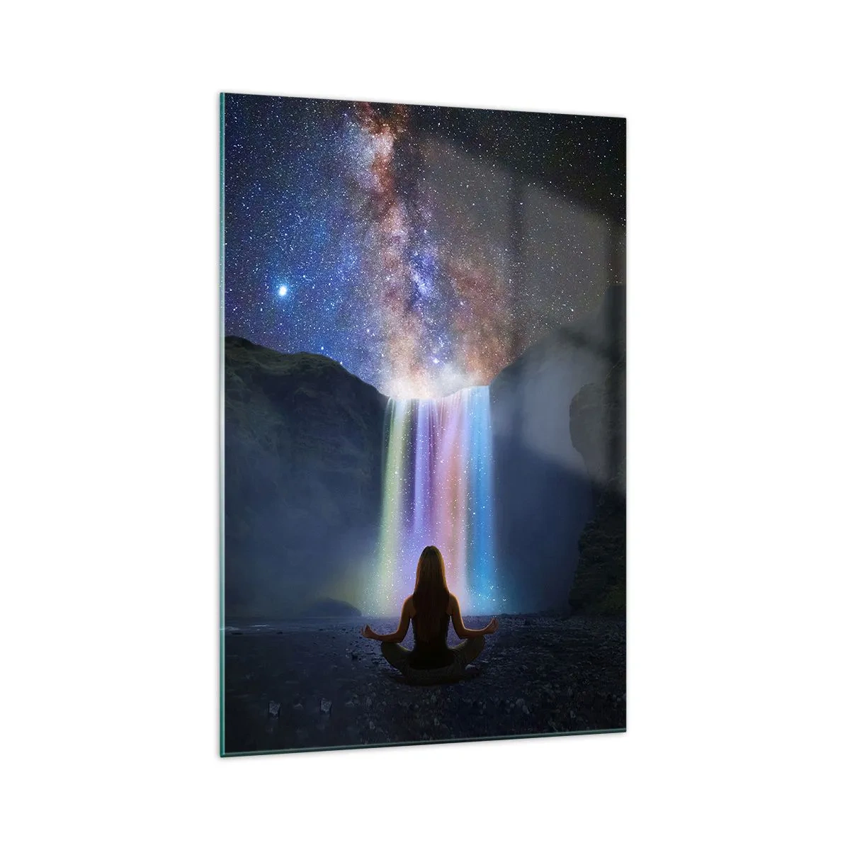 Quadro su vetro - Meditazione davanti a una cascata tra le stelle - 70x100cm - Armonia assoluta - Decorazione murale moderna per soggiorno e camera da letto ARTTOR