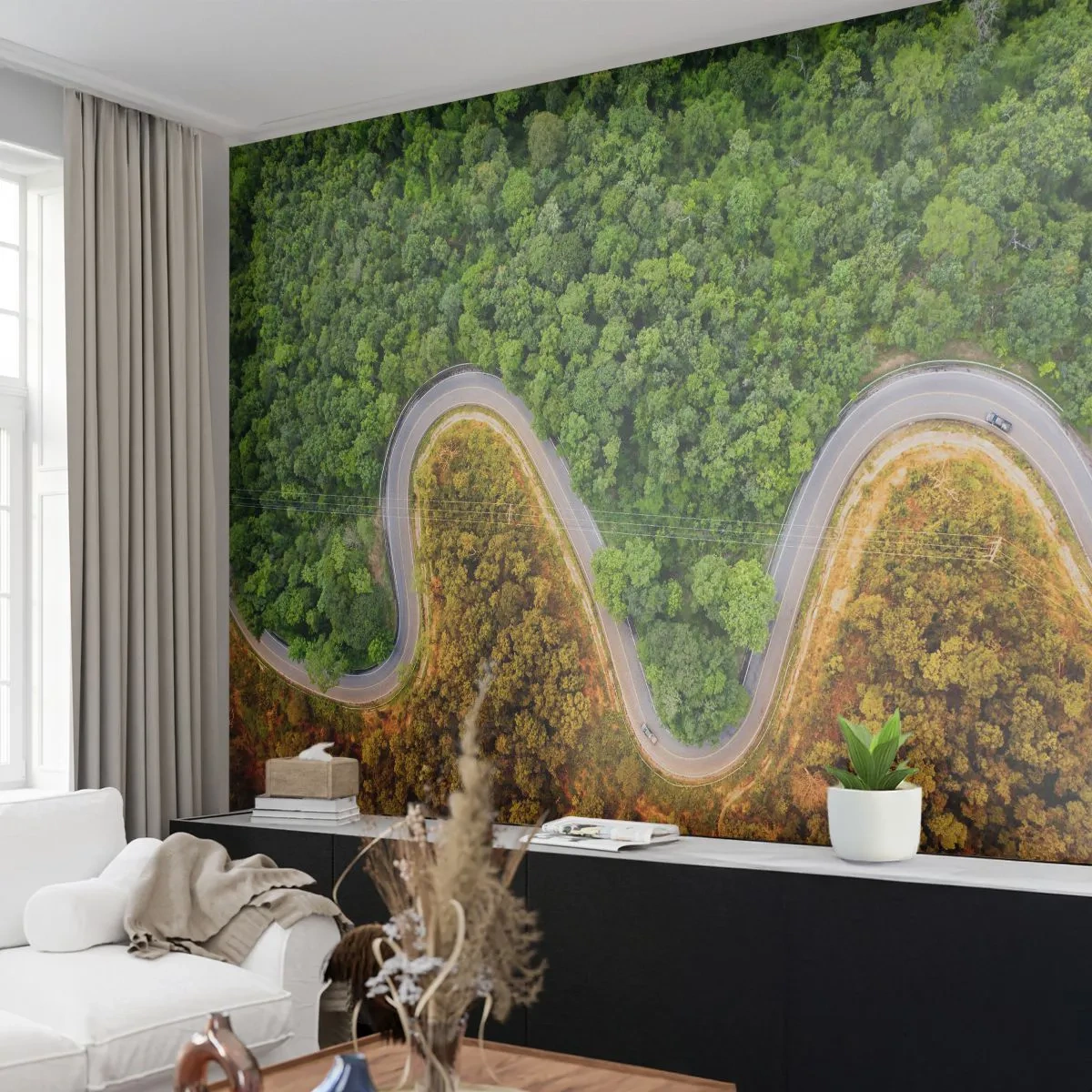 Fotomurali Premium Sand - Una vista a volo d'uccello di una strada tortuosa attraverso una foresta verde e dorata - 100x70cm - Confine e separazione - Decorazione murale moderna per soggiorno e camera da letto ARTTOR