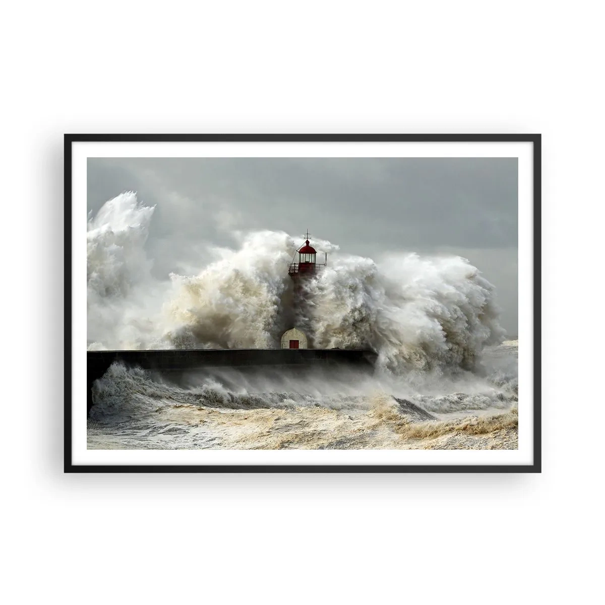 Poster in cornice nera - Un faro circondato da onde agitate durante una tempesta - 100x70cm - L'ira dell'oceano - Decorazione murale moderna per soggiorno e camera da letto ARTTOR