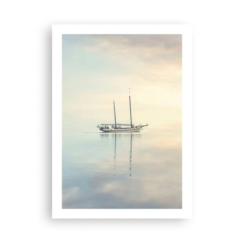 Poster - Una nave su un mare calmo con un dolce riflesso - 50x70cm - Silenzio in mare - Decorazione murale moderna per soggiorno e camera da letto ARTTOR