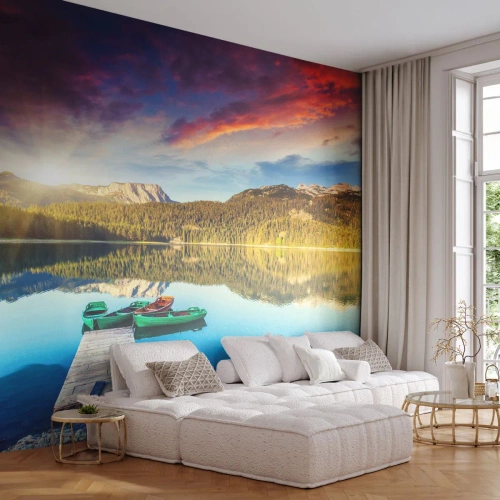 Fotomurali Autoadesivo Deluxe Sticker - Sull'acqua liscia come uno specchio - Paesaggio, Montagne, foresta - 300x210 cm