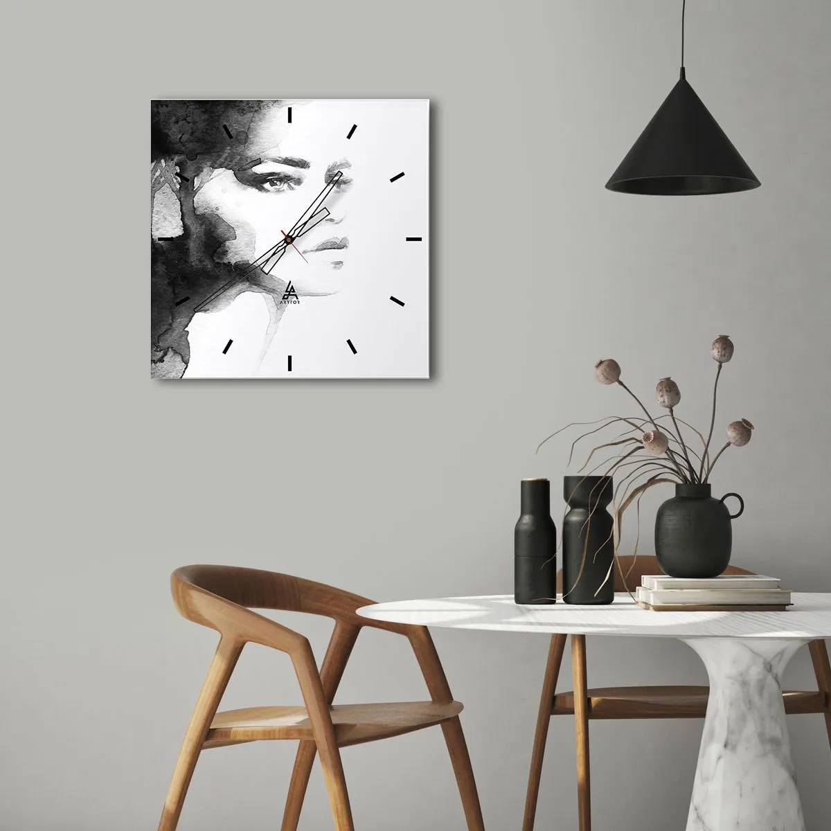 Orologio da parete - Orologio in Vetro - Un sottile ritratto di una donna nei toni del bianco e nero - 30x30cm - Fatta di mistero e di nebbia - Decorazione murale moderna per soggiorno e camera da letto ARTTOR