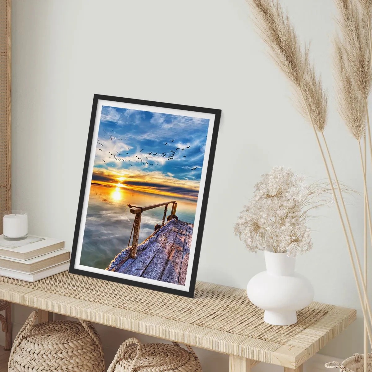 Poster in cornice nera - Molo di legno sul lago al tramonto - 50x70cm - Il vento è andato a dormire - Decorazione murale moderna per soggiorno e camera da letto ARTTOR