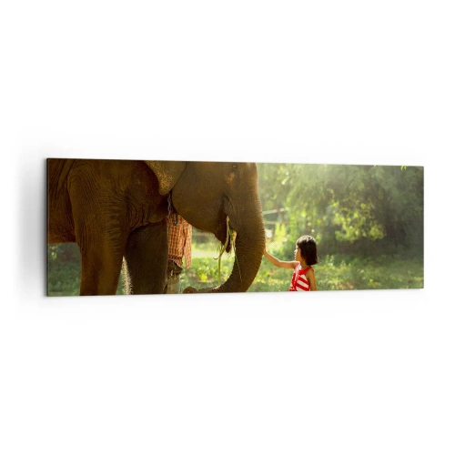 Quadro su tela - Stampe su Tela - Una ragazza con un vestito rosso tocca un elefante nella foresta. - 160x50cm - La forza dell'amicizia - Decorazione murale moderna per soggiorno e camera da letto ARTTOR