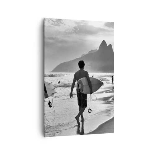 Quadro su tela - Stampe su Tela - Due surfisti camminano sulla spiaggia con le loro tavole bianche e nere. - 80x120cm - Samba su un'unica onda - Decorazione murale moderna per soggiorno e camera da letto ARTTOR