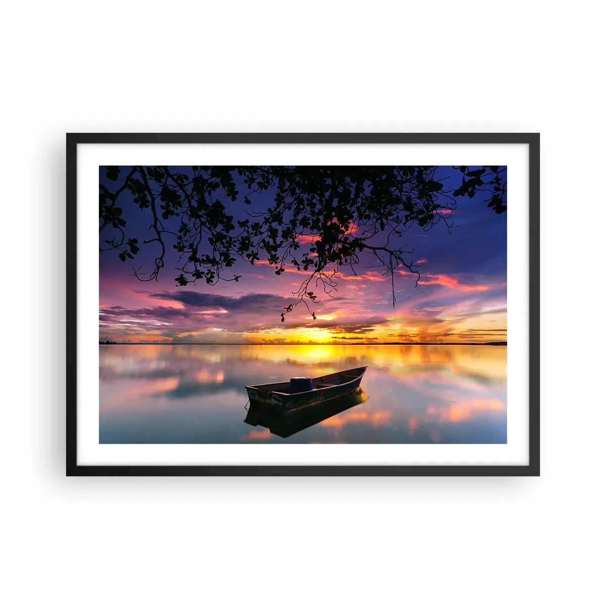 Poster in cornice nera - Una barca in acque calme al tramonto - 70x50cm - Ti sembra di essere sospeso nel cielo... - Decorazione murale moderna per soggiorno e camera da letto ARTTOR