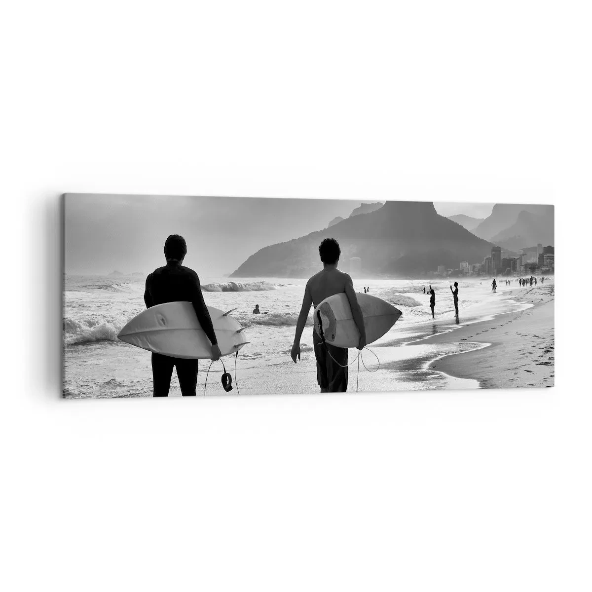 Quadro su tela - Stampe su Tela - Due surfisti camminano sulla spiaggia con le loro tavole bianche e nere. - 140x50cm - Samba su un'unica onda - Decorazione murale moderna per soggiorno e camera da letto ARTTOR