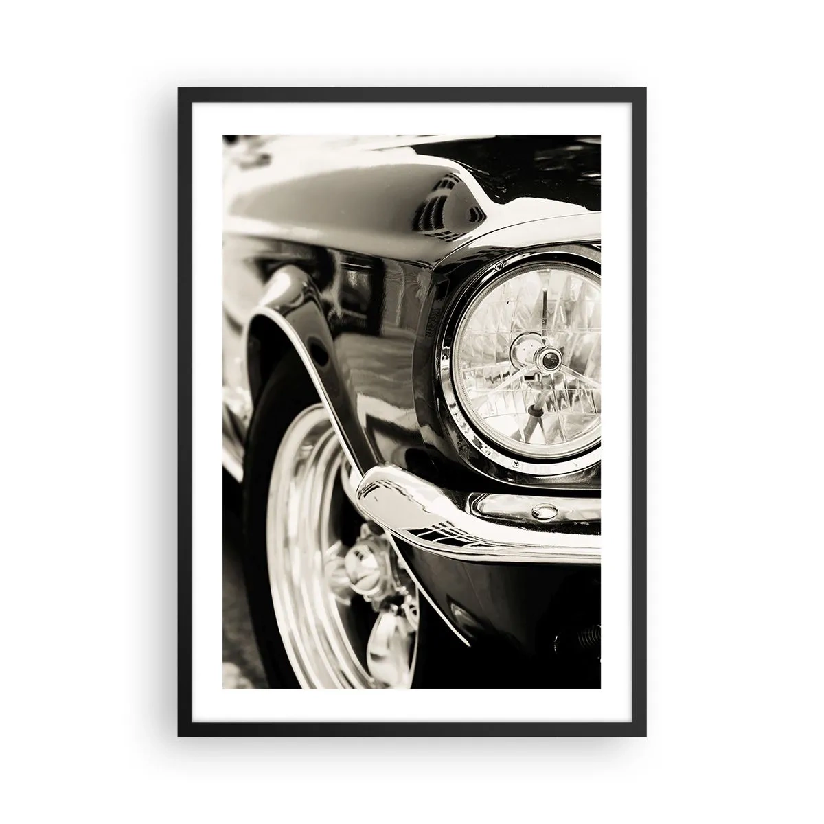 Poster in cornice nera - Primo piano in bianco e nero del faro di un'auto d'epoca. - 50x70cm - Bellezza intramontabile - Decorazione murale moderna per soggiorno e camera da letto ARTTOR