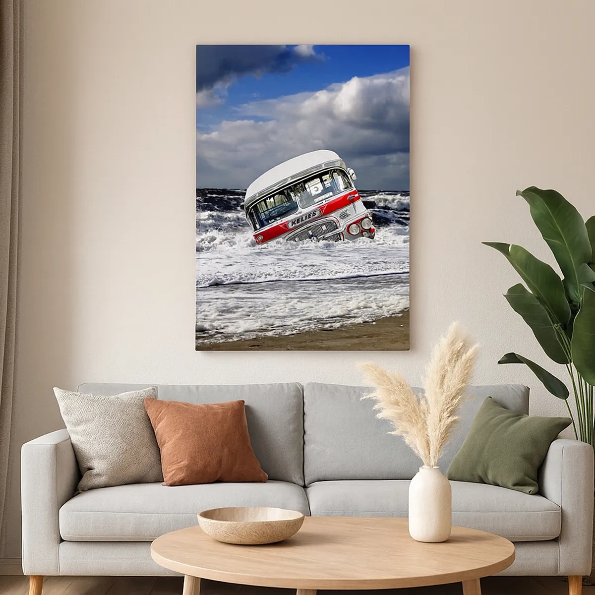 Quadro su tela - Stampe su Tela - Un autobus affondato sulla spiaggia tra onde e mare mosso - 50x70cm - Ti meravigli? - Decorazione murale moderna per soggiorno e camera da letto ARTTOR